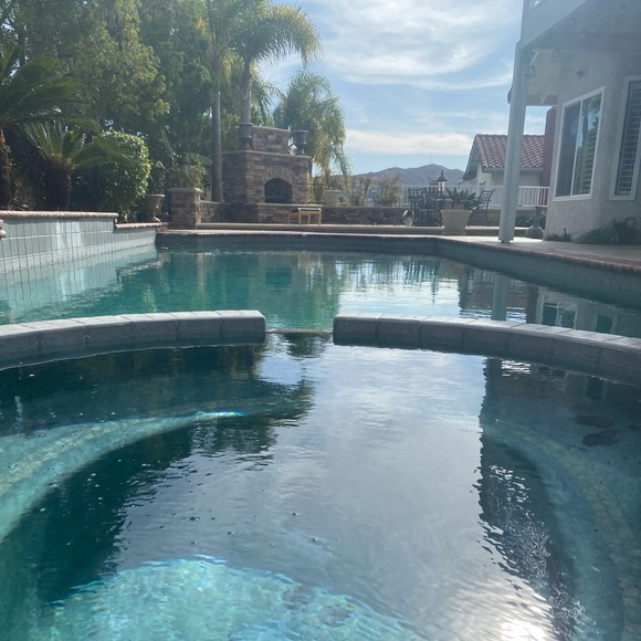 Meet your Posher, Amanda - Picture 1 of 1